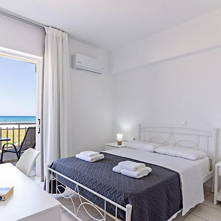 Azure Seaside Apts Magnisía Exterior photo