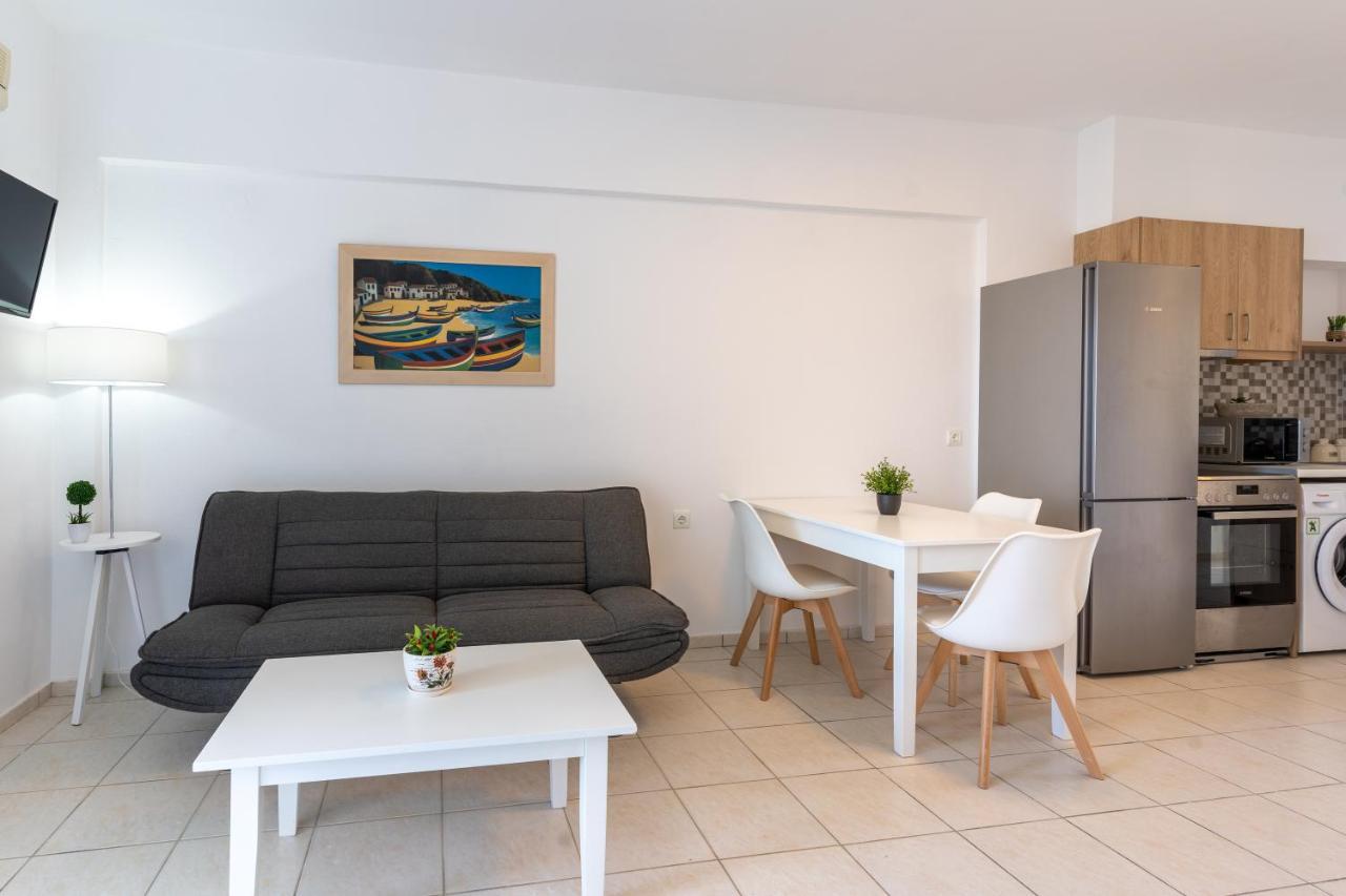 Azure Seaside Apts Magnisía Exterior photo
