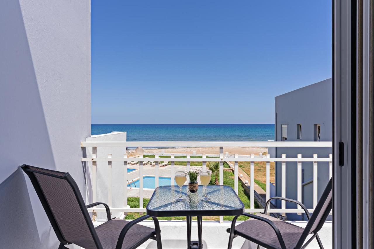 Azure Seaside Apts Magnisía Exterior photo
