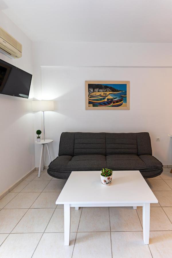 Azure Seaside Apts Magnisía Exterior photo