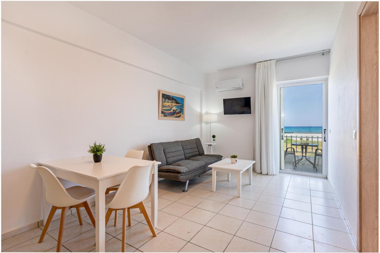 Azure Seaside Apts Magnisía Exterior photo