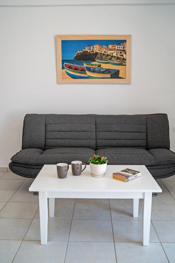 Azure Seaside Apts Magnisía Exterior photo
