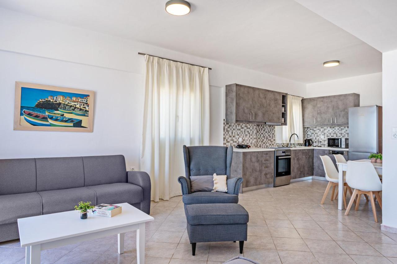 Azure Seaside Apts Magnisía Exterior photo